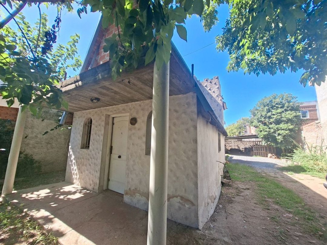 VENTA CASA 3 AMB CON PATIO BERAZATEGUI