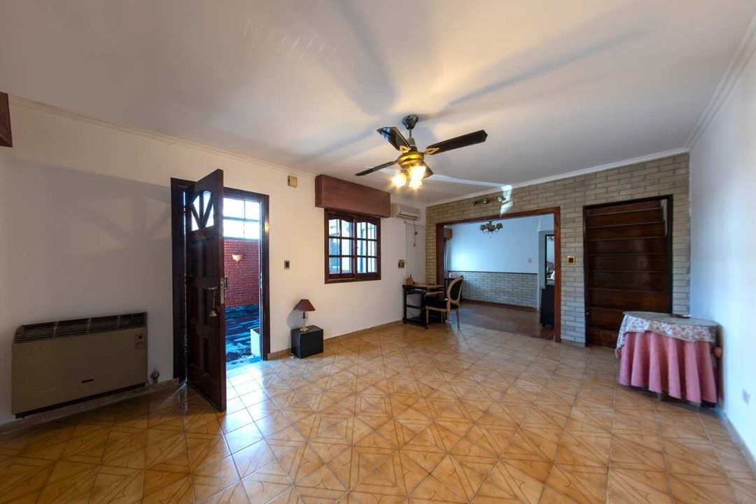 VENTA PH 5 AMB AL FRENTE CON PATIO Y COCHERA