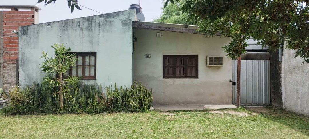 Se vende casa 2 dorm-Barrio Asunción-Reconquista