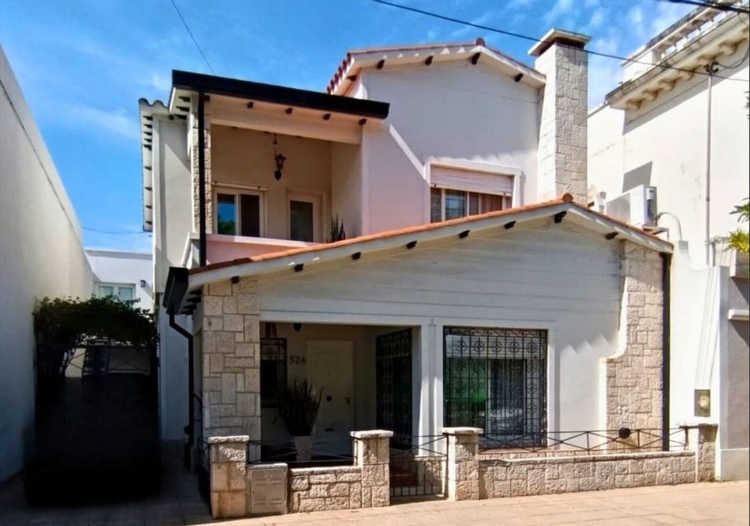 VENTA CASA / B° CENTRO / SUNCHALES