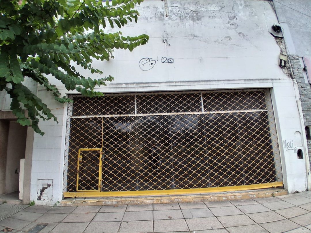 Local comercial en alquiler – Rivadavia 2900