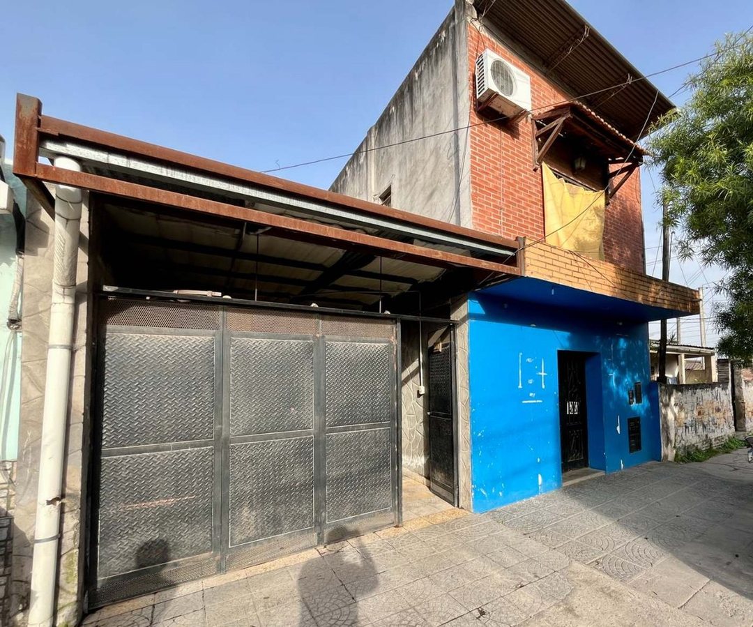 VENTA CASA CON LOCAL COMERCIAL