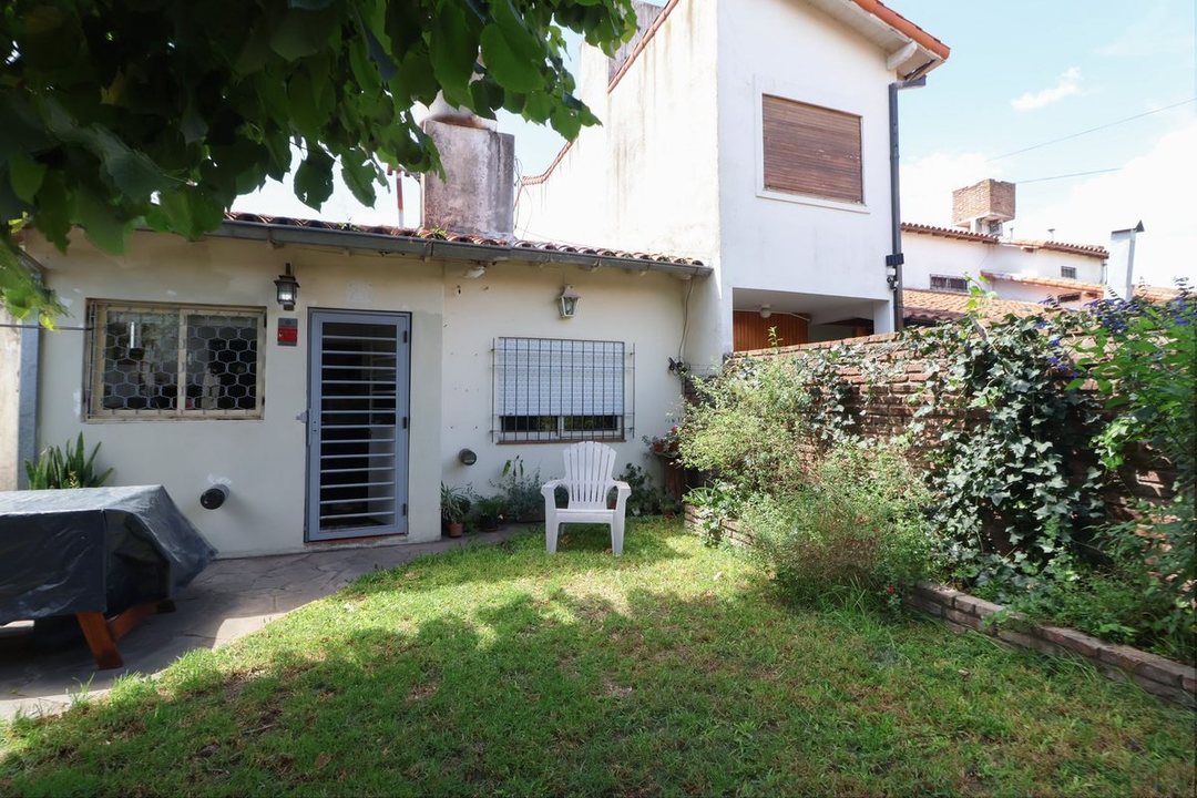 Venta casa 3amb jardín cochera Parrilla Hurlingham