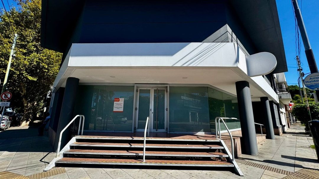 VENTA LOCAL COMERCIAL EN ESQUINA - EX BANCO