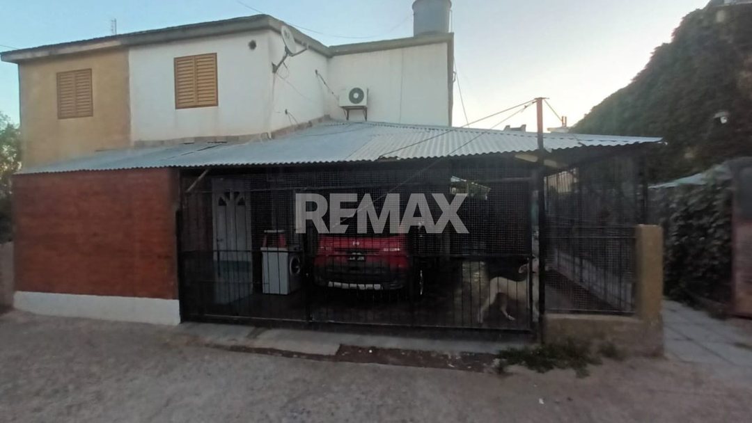 VENTA DUPLEX 3 DORMITORIOS - CENTENARIO