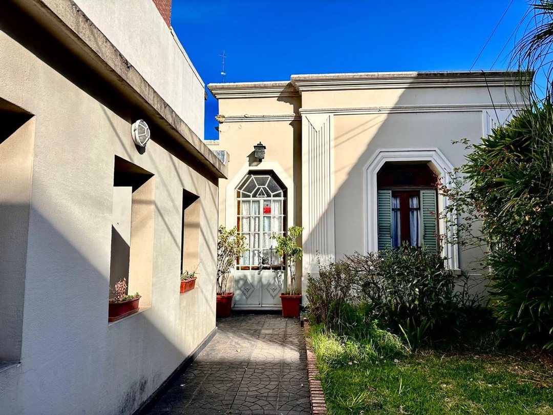 Venta Casa Antigua 6 ambientes San Martín