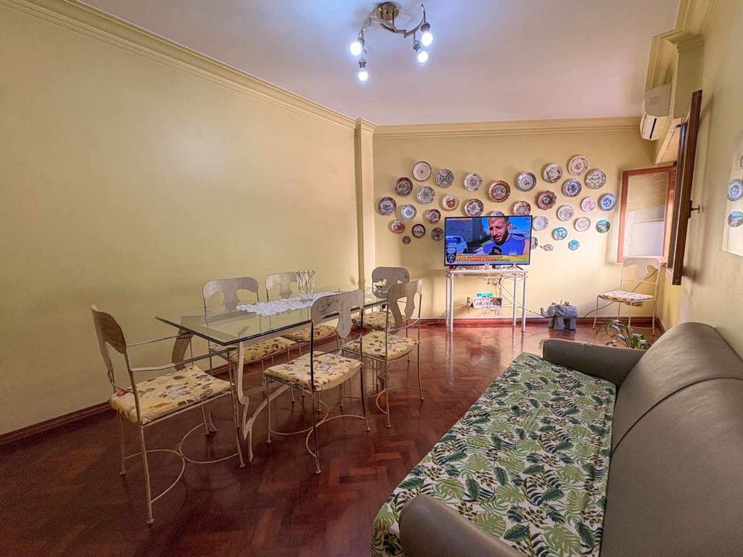 Venta 3 ambientes en Coghlan sobre avenida.