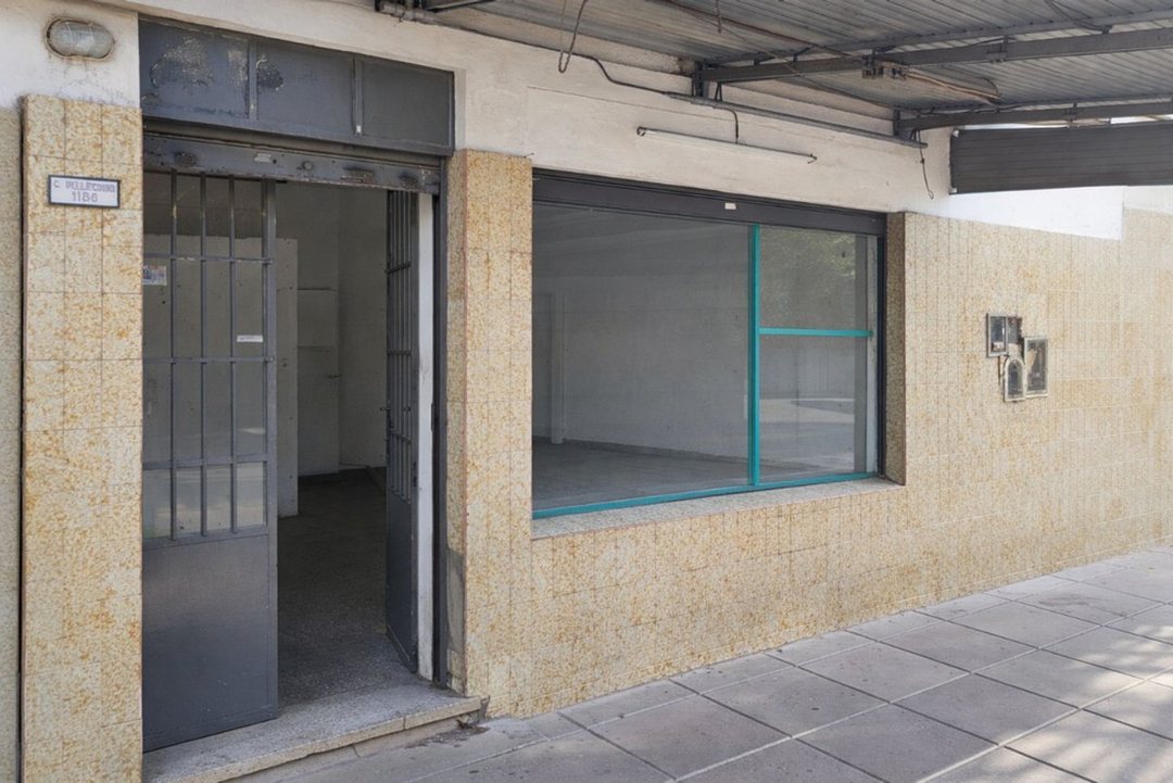 VENTA LOCAL EN MORÓN CON AMPLIO FRENTE SIN EXPENSA