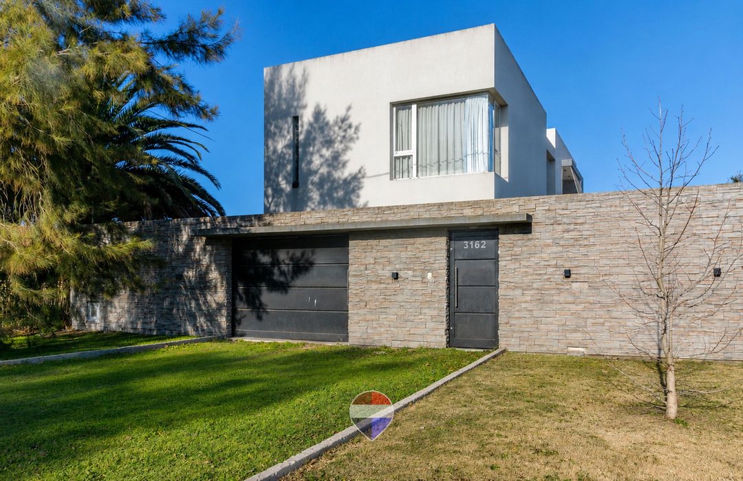 CASA EN VENTA VILLA DEL PLATA 4 DORMITORIOS