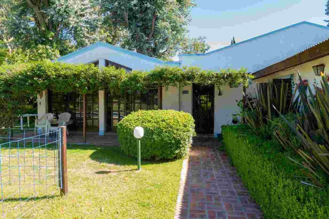 VENTA CASA DE 4 AMB EN EL COUNTRY GOLF CHASCOMUS