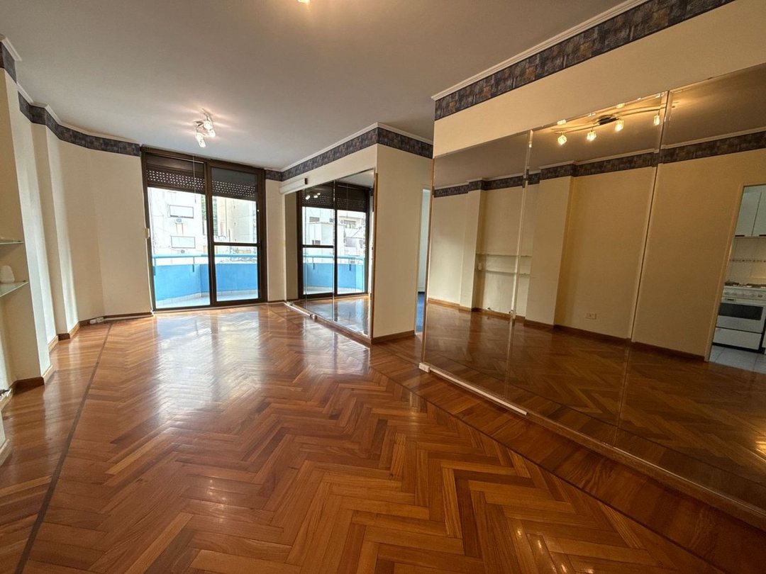 DEPARTAMENTO EN VENTA ALMAGRO C/BAULERA