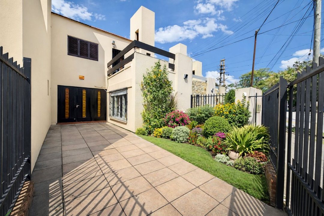 Venta Dúplex 4Amb jardin 2cocheras-a.credito-Merlo