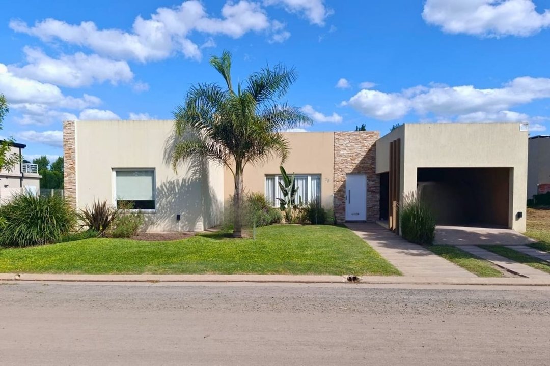 VENTA / CASA / SUNCHALES / BARRIO HURRA LLANURA