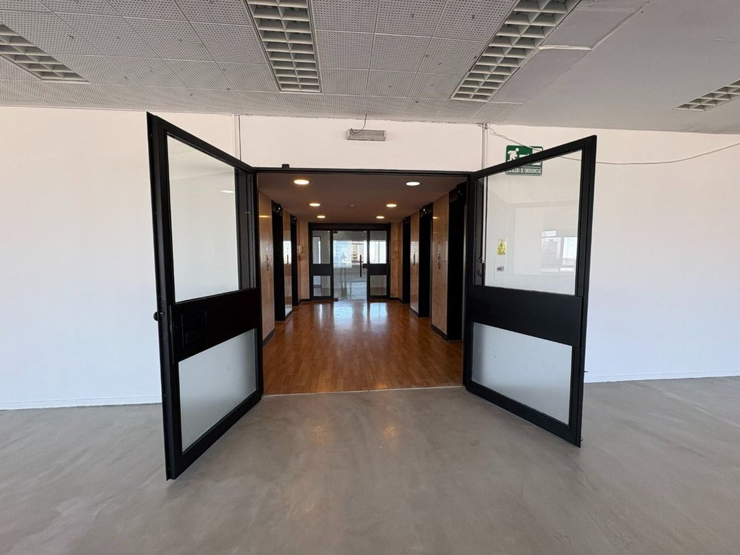 ALQUILER/VENTA 530 MTS.² (MESES DE GRACIA)
