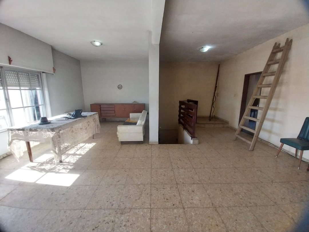 VENTA PH 4 AMBIENTES CON DEPOSITO QUILMES OESTE