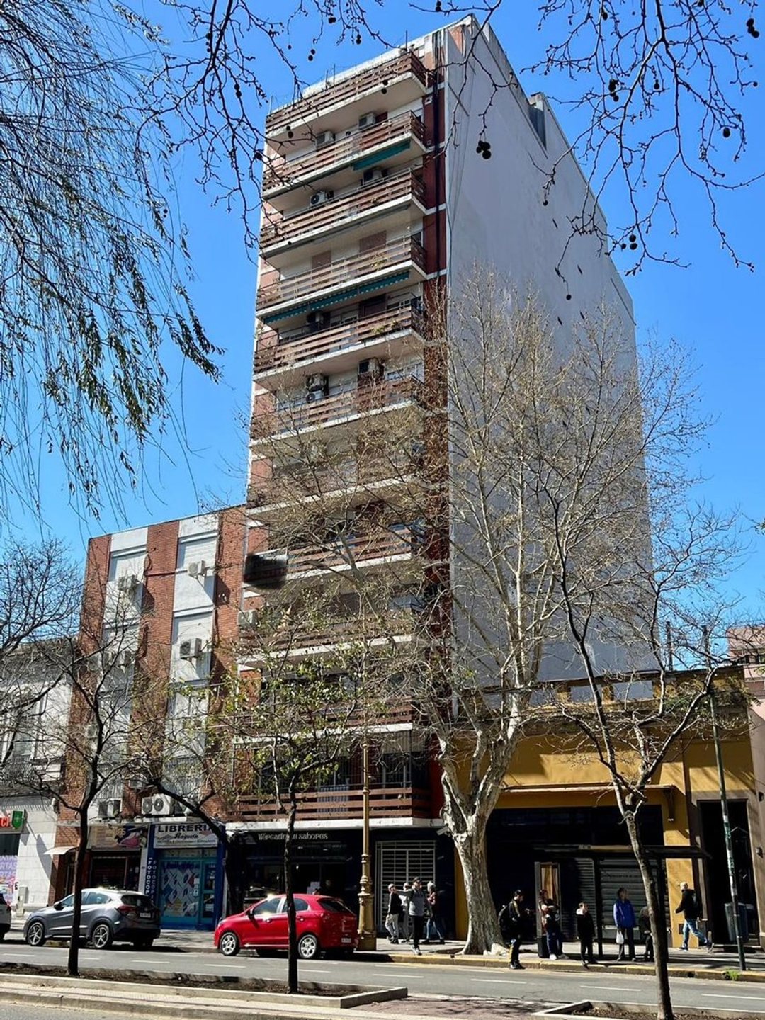 VENTA DEPARTAMENTO 5 AMB. AL FRENTE C/BAL BARRACAS
