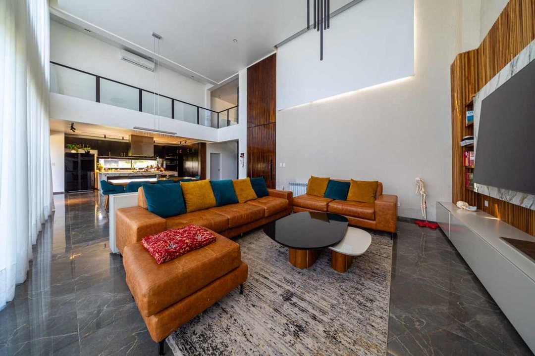 VENTA GRAN PROPIEDAD BARRIO VIDA 1
