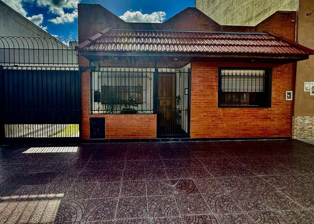 Casa en venta 3 ambientes Billinghurst