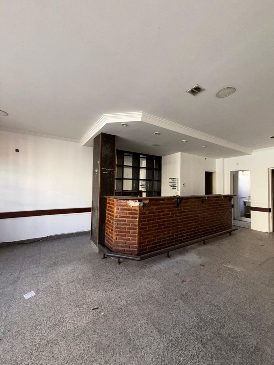 LOCAL EN VENTA LA PLATA ZONA COMERCIAL TERMINAL