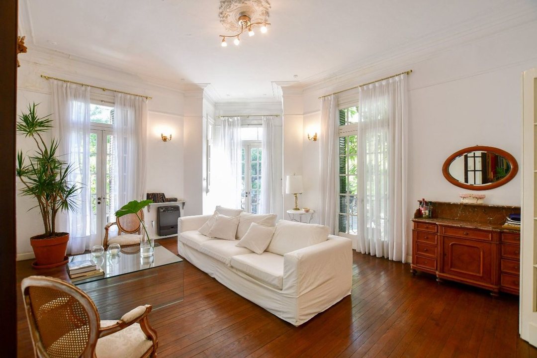 CASA EN VENTA LA PLATA 4 DORMITORIOS TERRAZA
