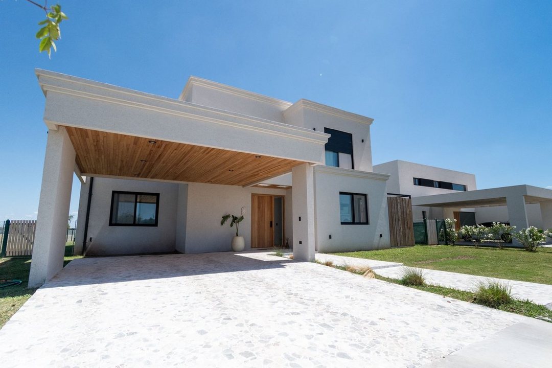 VENTA CASA EN VIDA CLUB DE CAMPO CON 4 DORMITORIOS