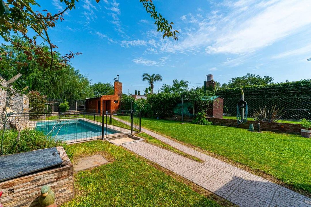 Casa en Venta 4 dormitorios Pileta y Quincho