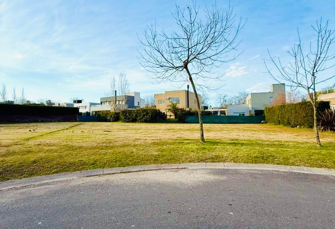 VENTA LOTE CENTRAL EN FINCAS DE HUDSON