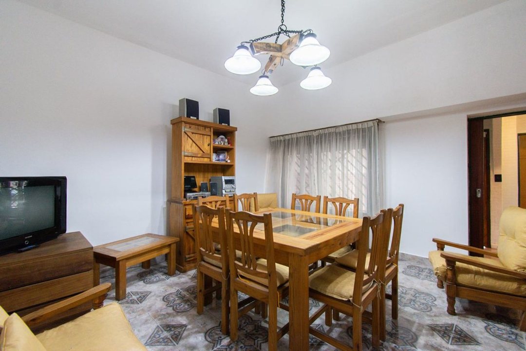 VENTA/PERMUTA PH DE 4 AMB./GARAGE  EN V.  URQUIZA
