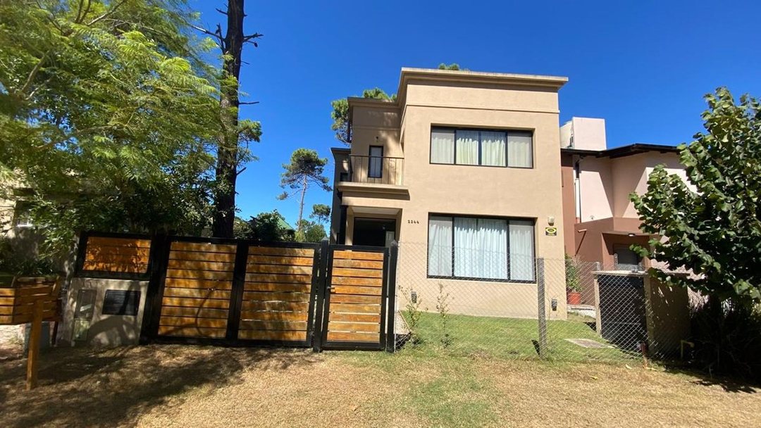CASA VENTA 4 AMBIENTES PINAMAR