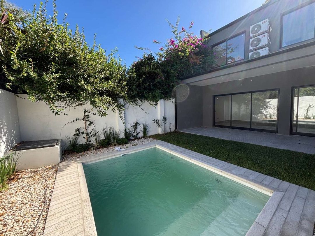 CASA DUPLEX BECCAR A ESTRENAR 4 AMB PILETA JARDIN