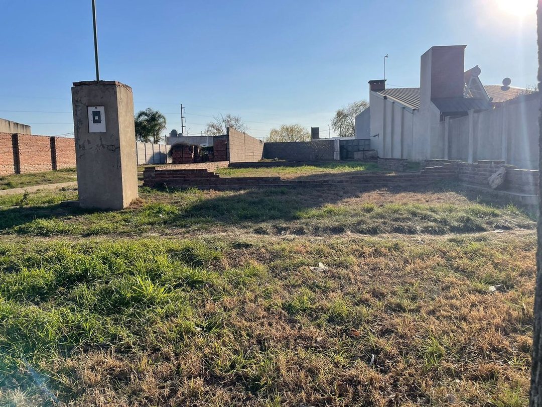 VENTA / LOTE / CONSTRUCCION A TERMINAR / RAFAELA