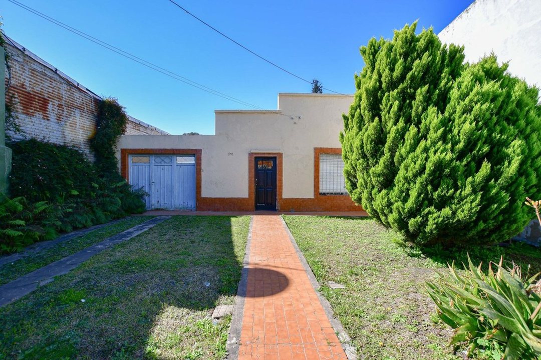 CASA EN VENTA,A REFACCIONAR,LA PLATA