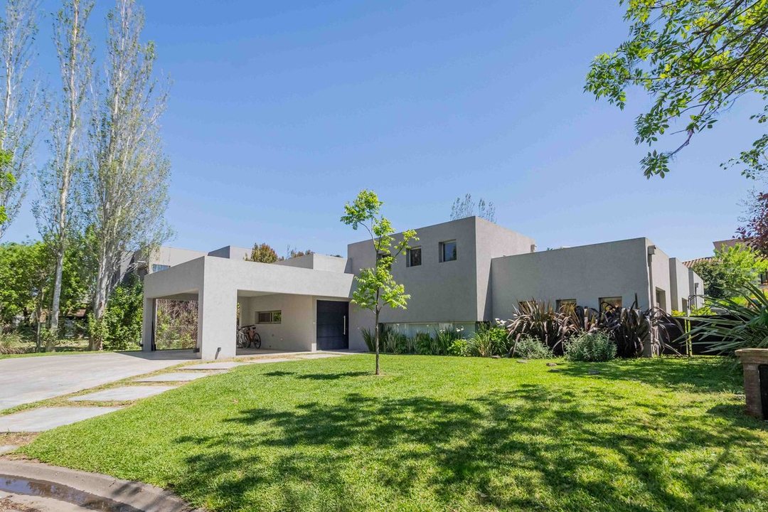 Casa Venta  3 dorm y escritorio St Mathew's Pilar
