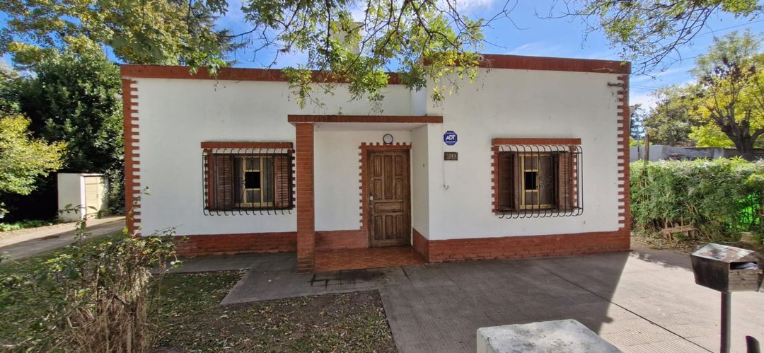 VENTA CASA C/ PILETA QUINCHO C SPEGAZZINI  EZEIZA