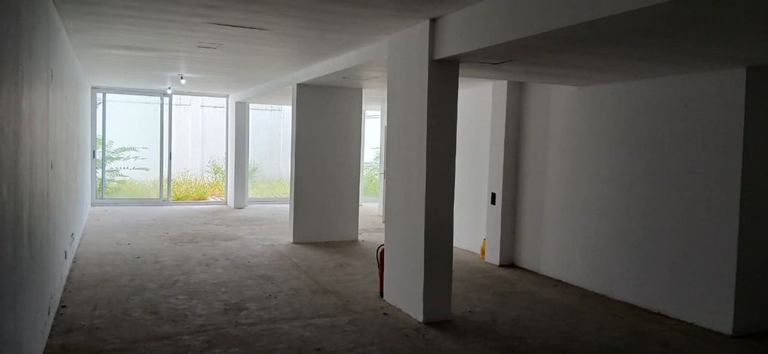 VENTA - LOCAL COMERCIAL A LA CALLE - FLORES