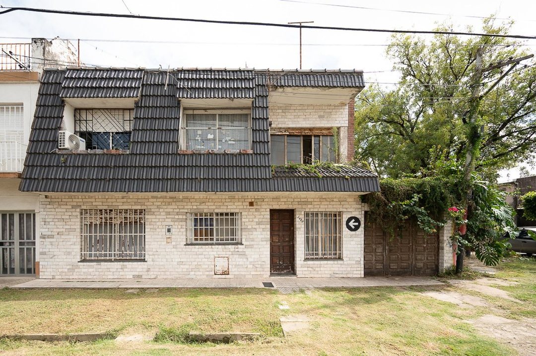 CASA EN VENTA 4 DORMITORIOS PATIO PARQUE CASAS