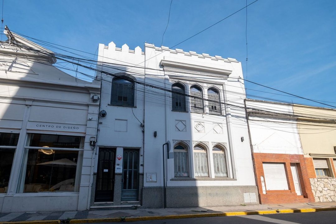 Planta baja  de 4 dormitorios en el centro
