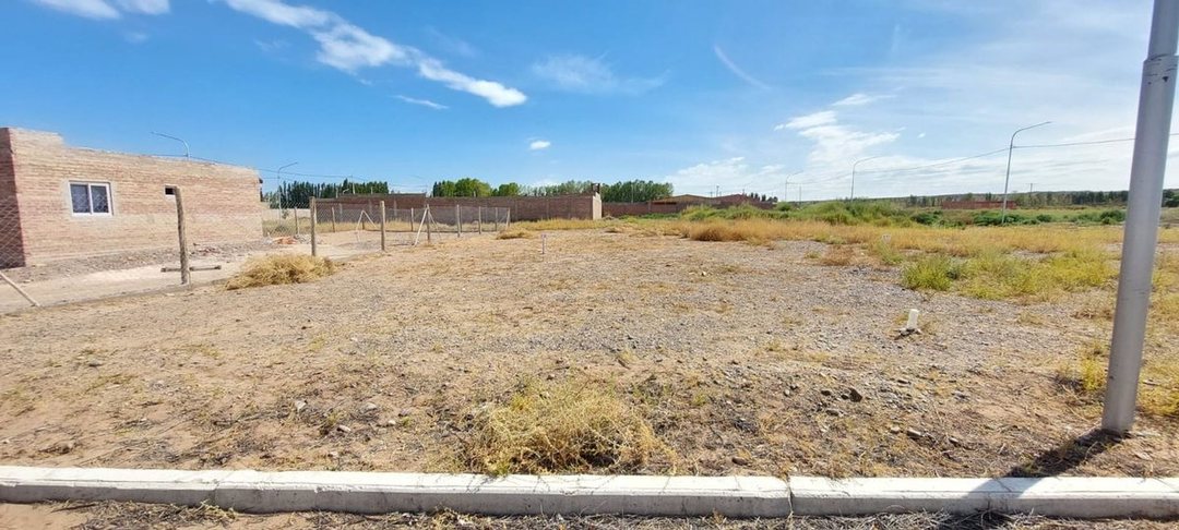 VENTA LOTE EN BARRIO PEUMAYÉN, PLOTTIER
