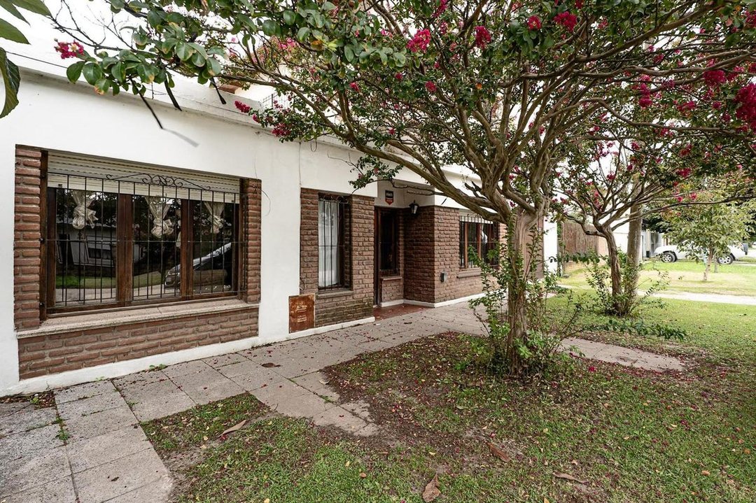 VENTA CASA 5 AMBIENTES CAISAMAR
