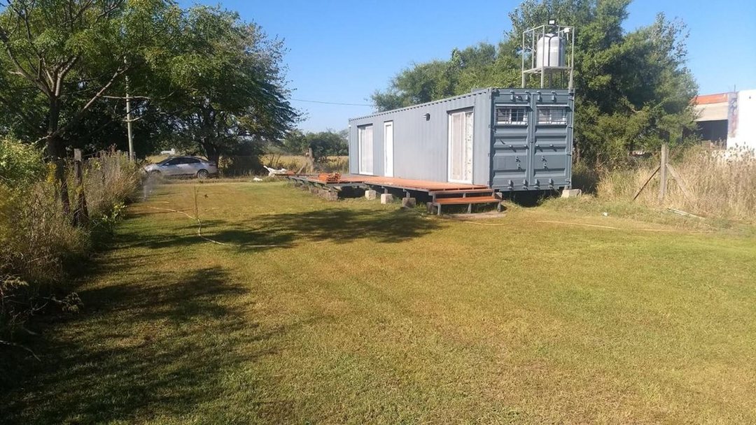 LOTE C/CONTAINER TERMINADO, VENTA 1 DORMT. ROLDÁN