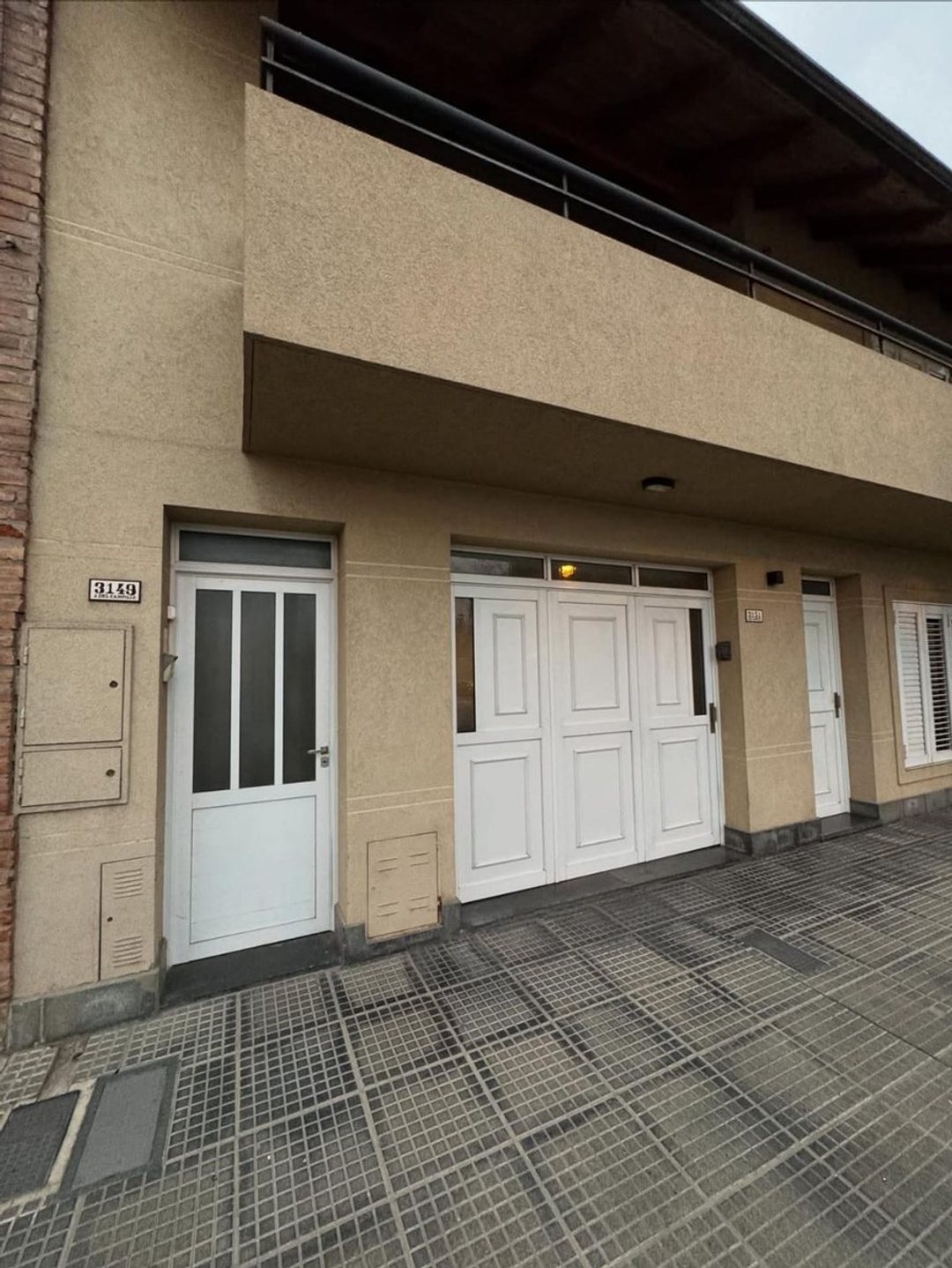 Se vende casa interna en Juan del Campillo 3149