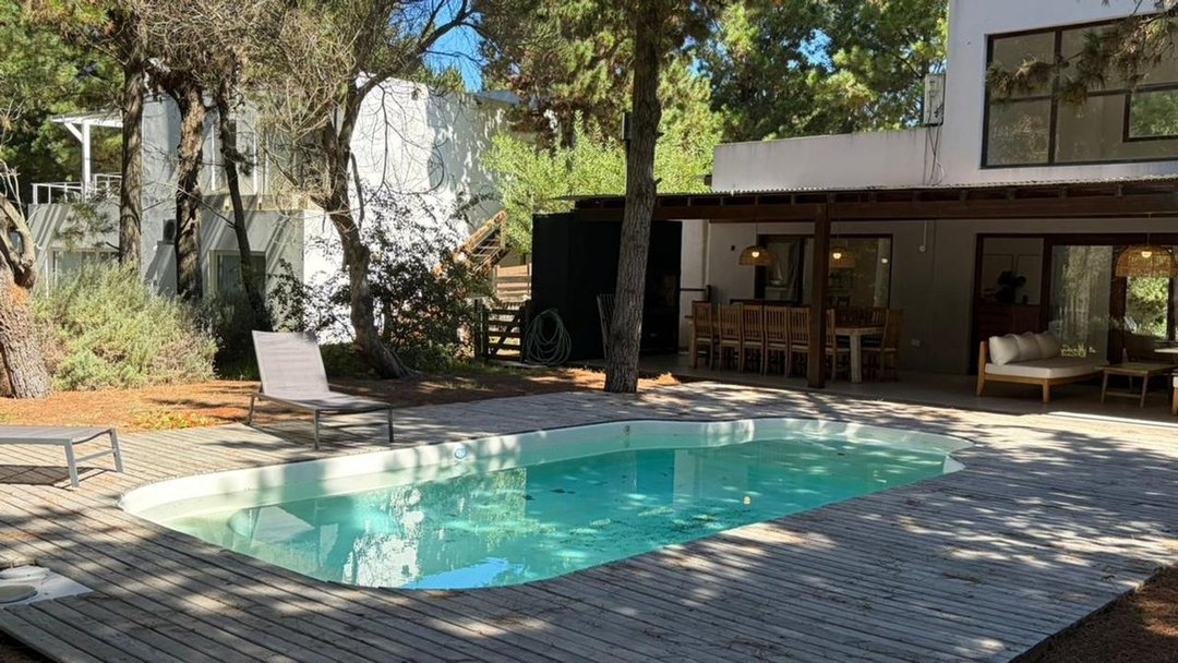 CASA VENTA COSTA ESMERALDA LOSA RADIANTE y PILETA