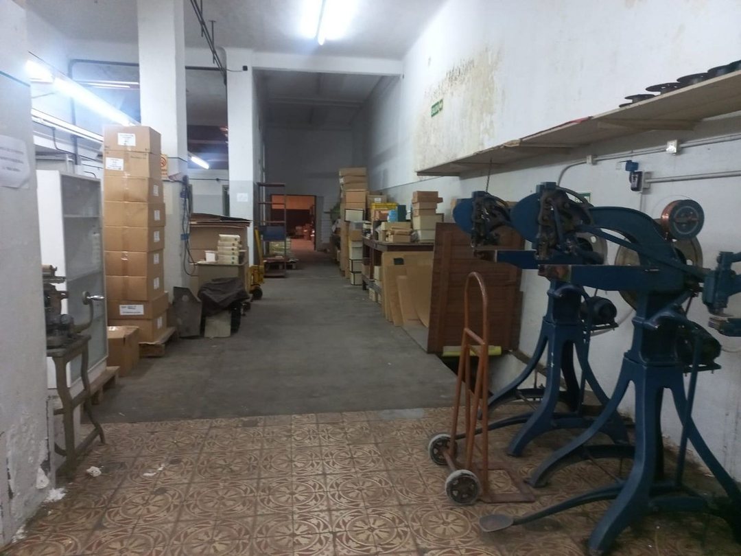 LOCAL + DEPÓSITO EN LOTE PROPIO IDEAL E-COMMERCE