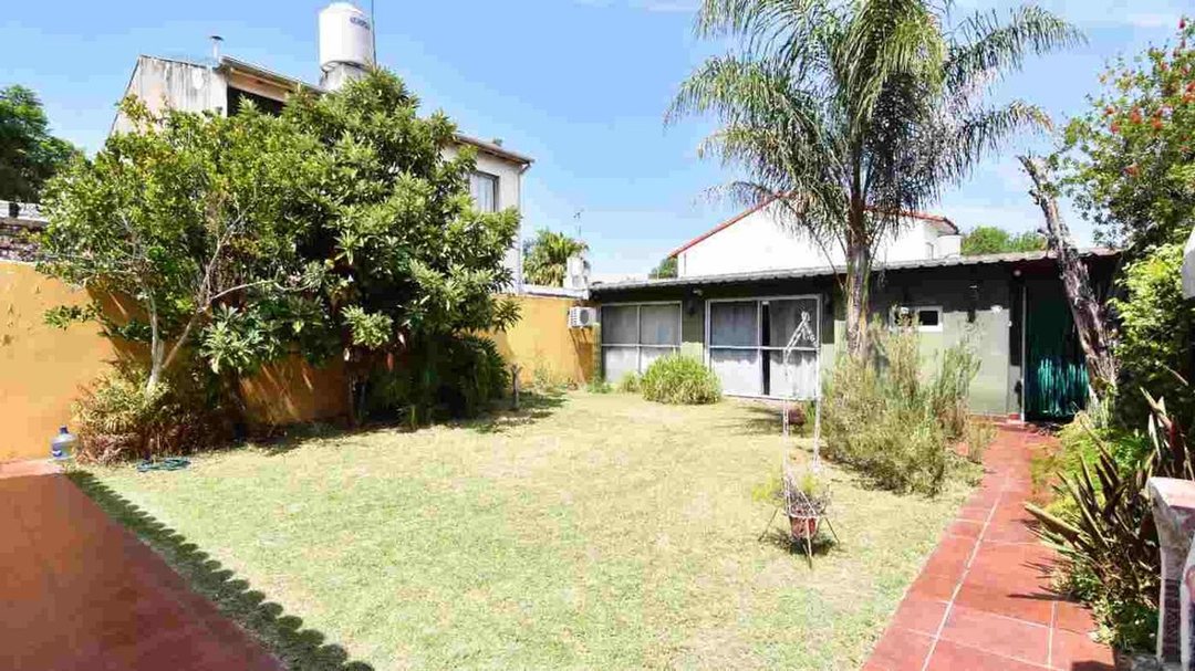 VENTA CASA 4 AMBS HAEDO PARQUE COCHERA