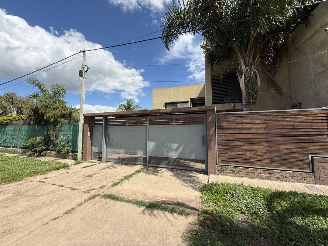 SE VENDE GRAN CASA EN SANTO TOMÈ – APTA CRÈDITO