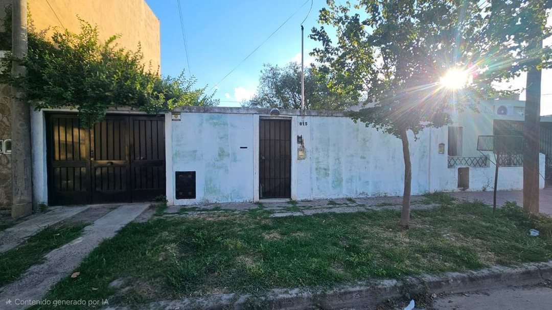 VENTA CASA 2 DORMITORIOS + COCHERA