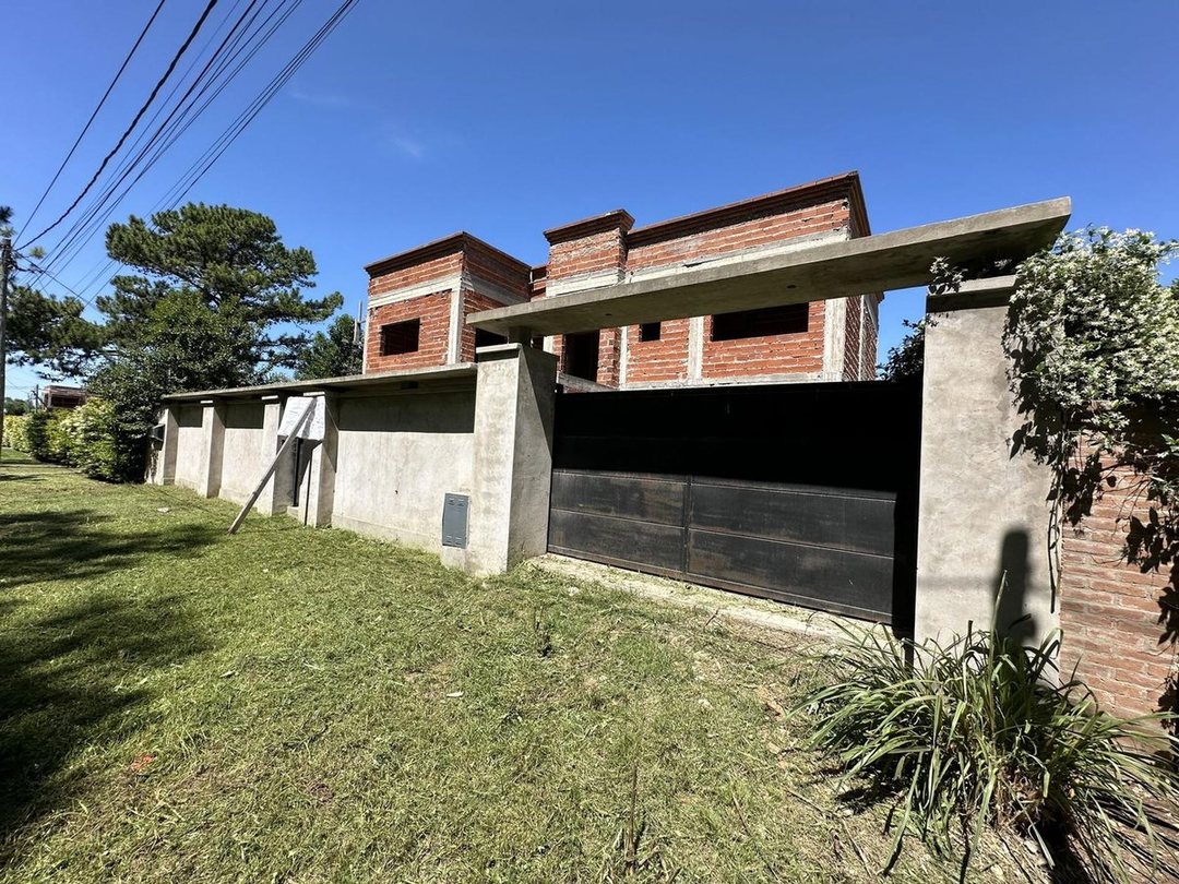VENTA CASA 7 amb En Construcción