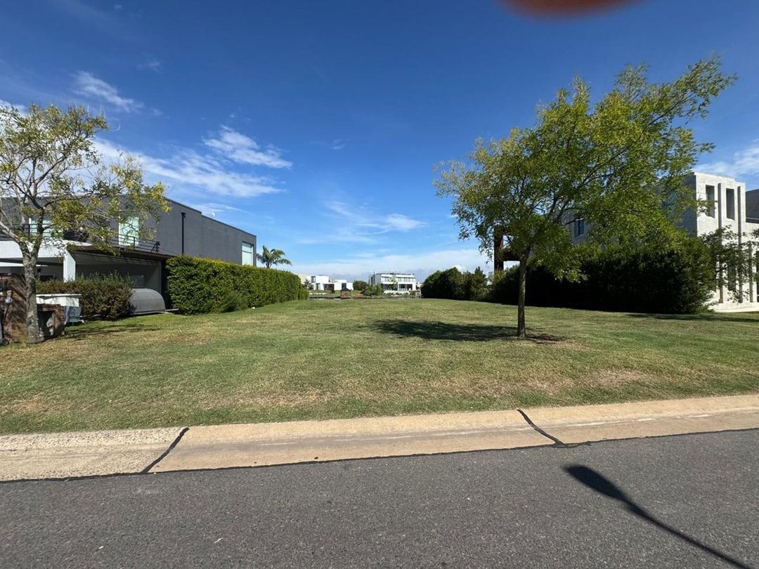 Venta lote al agua BARRIO MUELLES PUERTOS DEL LAGO