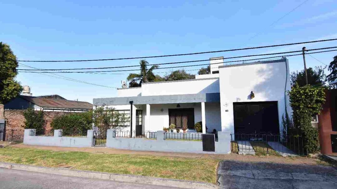 VENTA CASA AMERICANA 4 AMBS ITUZAINGO NORTE