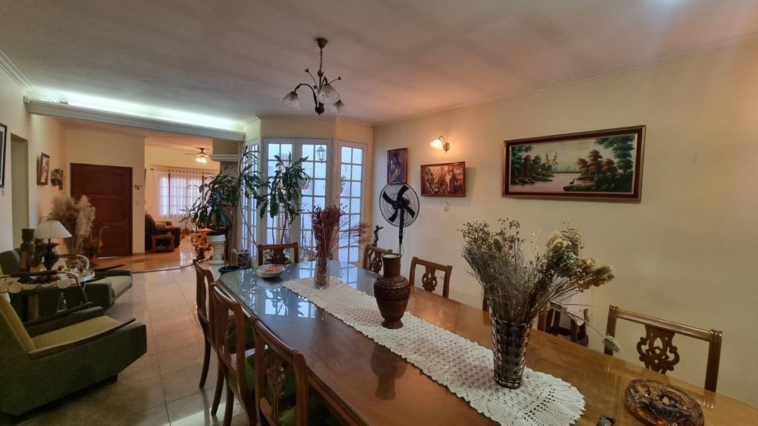 Venta Casa 4/5 dormitorios y piscina en Guadalupe